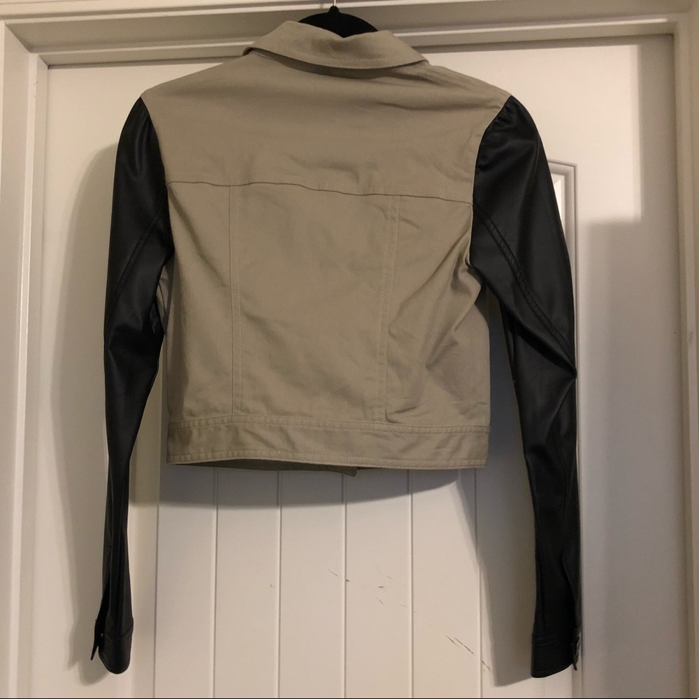 (NWOT) Kensie Crop Jacket W/ Faux Leather Sleeves - Picture 4 of 6